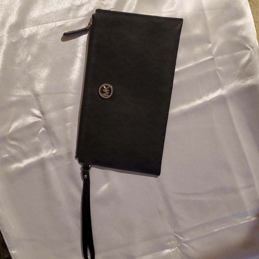 Michael Kors Monogram Print Saffiano Leather Black Gray Wristlet EUC